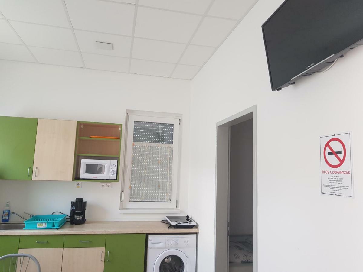 Appartement Szatmarhaz à Szombathely Extérieur photo